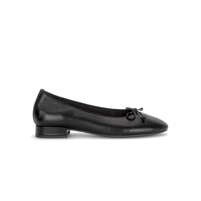 Ballerines en cuir lisse à talon décroché noir lisse <span itemprop=