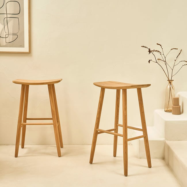 Lot de 2 tabourets de bar en teck massif  AMBRE Couleur naturel <span itemprop=