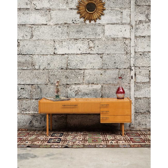 Enfilade asymétrique Margaret N°491 - Bon état Couleur bois clair <span itemprop=