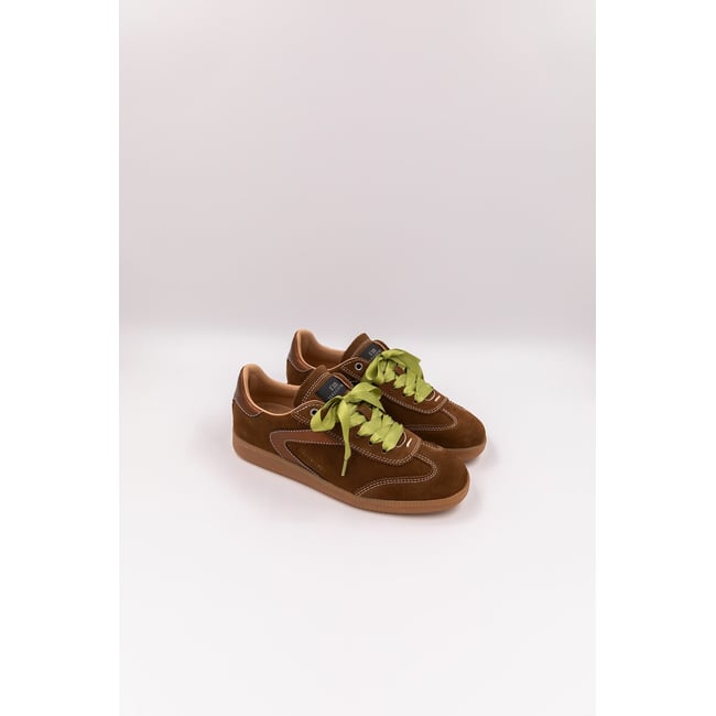 Baskets en cuir suède Nova marron <span itemprop=