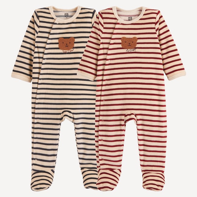 Lot de 2 pyjamas 1 pièce rayés, avec motif ours brodé devant, en velours assortis <span itemprop=