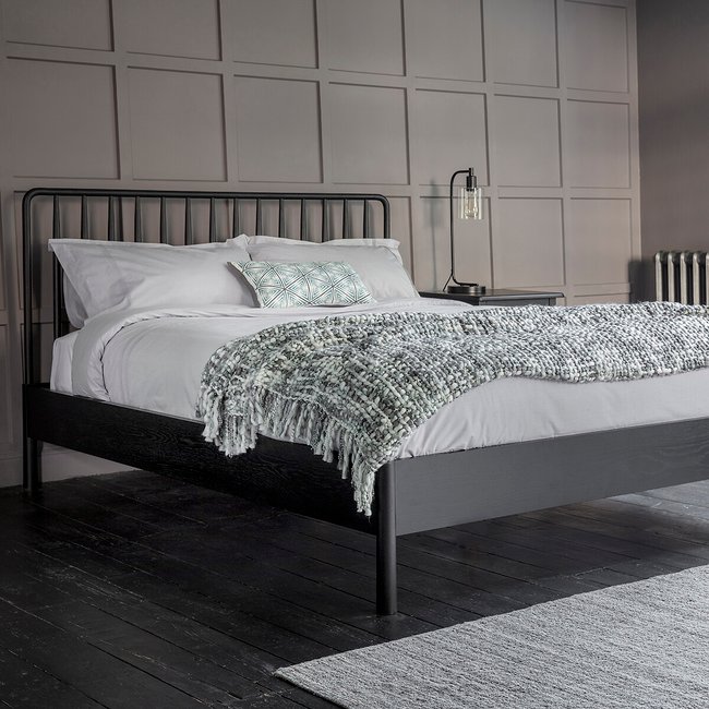 Uttara Scandi Oak Spindle Bed, black, SO'HOME