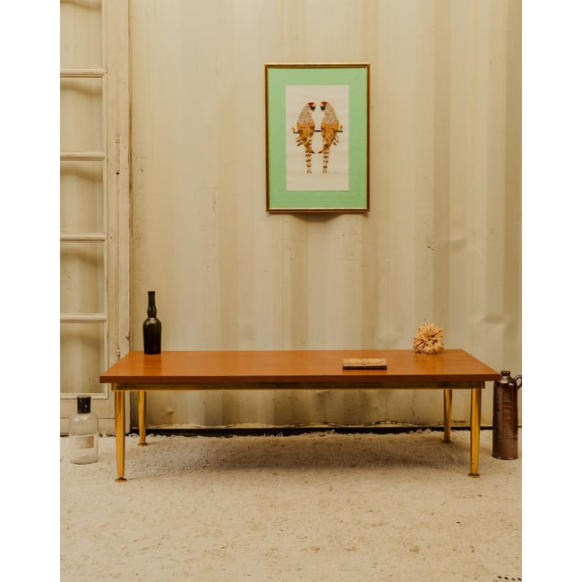 Table basse en bois et métal doré Donna N°1656 - Bon état Couleur bois foncé <span itemprop=