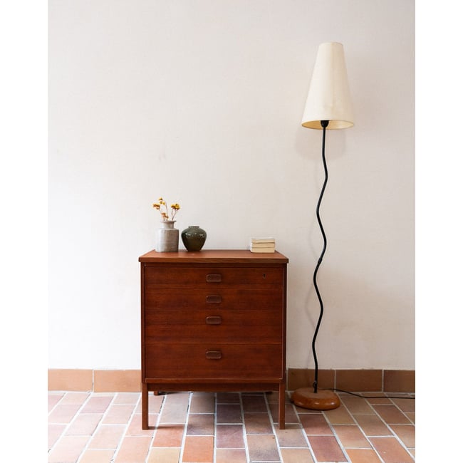 Petite commode bois Olga N°1059 - Bon état Couleur bois foncé <span itemprop=