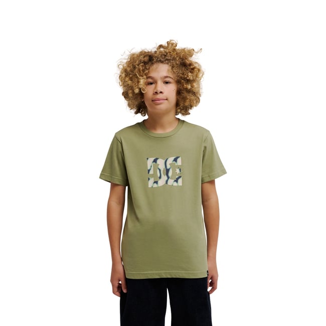T-Shirt manches courtes. vert oil green <span itemprop=