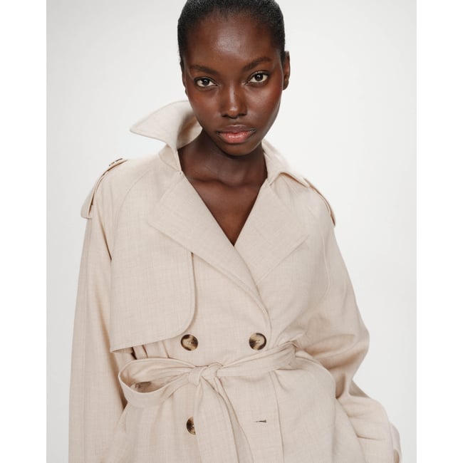 Trench-coat court ceinturé col à revers sable Vogue sable <span itemprop=
