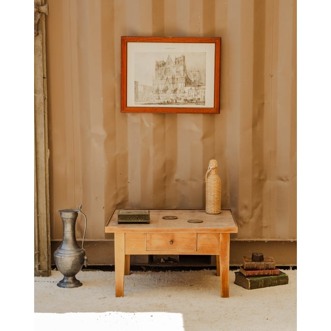 Table basse en bois Léonie N°1057 - Bon état Couleur bois clair <span itemprop=