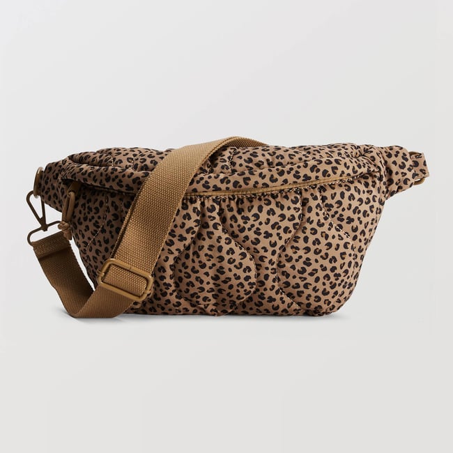 Banane matelassée imprimé léopard antilope <span itemprop=
