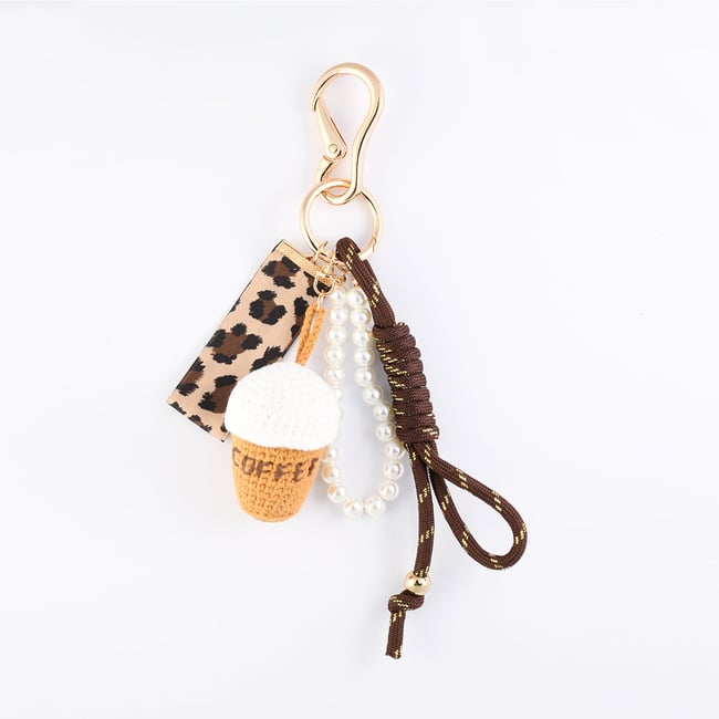 Porte-clés grigri cup crochet marron <span itemprop=