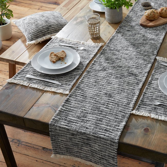 Textured Frayed Edge Table Runner - 32x220cm - PINEAPPLE ELEPHANT