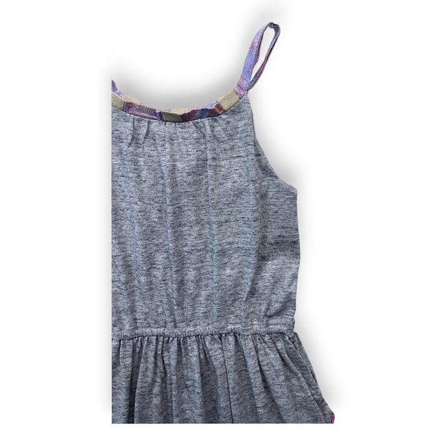 Robe enfant - Très bon état gris <span itemprop=