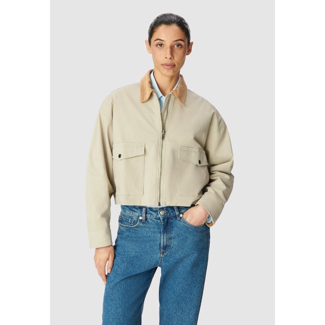 Blouson court oversize détails velours beige <span itemprop=