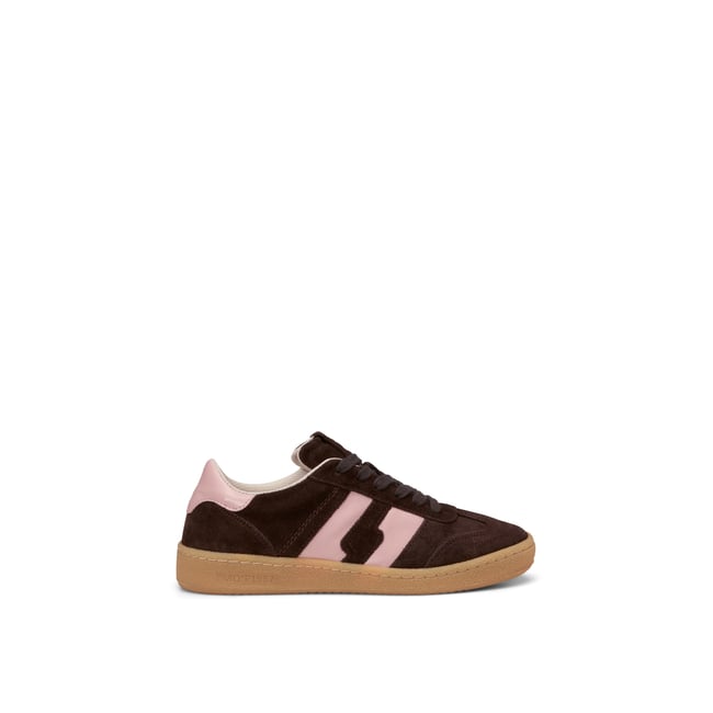 Baskets en cuir de vache marron foncé <span itemprop=