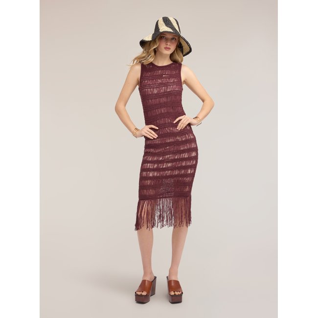 Robe fourreau macramé à franges violet <span itemprop=