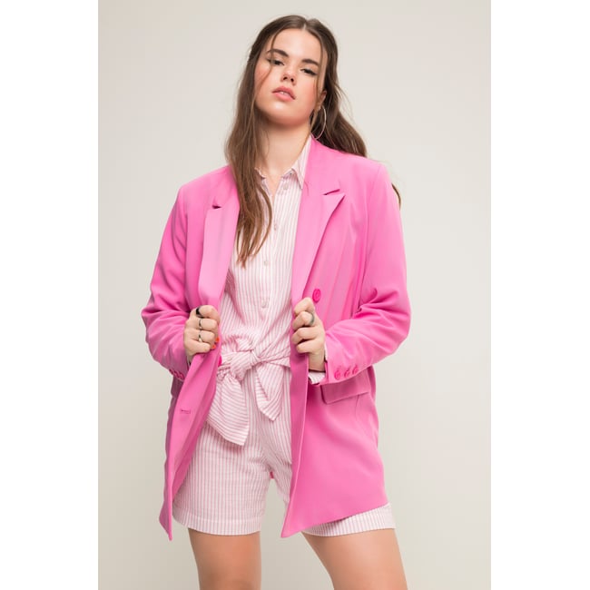 Blazer coupe Loose Fit. Double rangée de rose pâle <span itemprop=