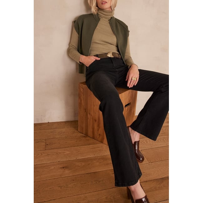 Jean LILY bootcut en coton noir <span itemprop=