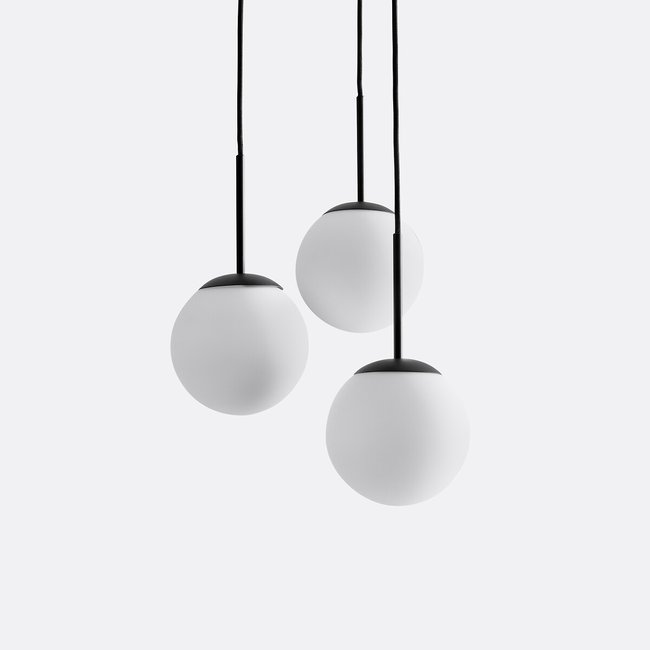 Suspension grappe métal fer et opaline, Theide Couleur noir <span itemprop=