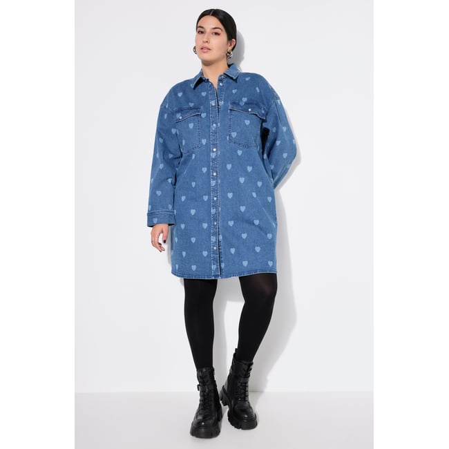 Robe en jean oversize, imprimé petits CŒURS bleu jean <span itemprop=