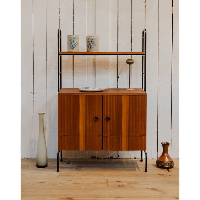 Meuble d'appoint en bois et métal noir Gustave N°1653 - Bon état Couleur bois foncé <span itemprop=