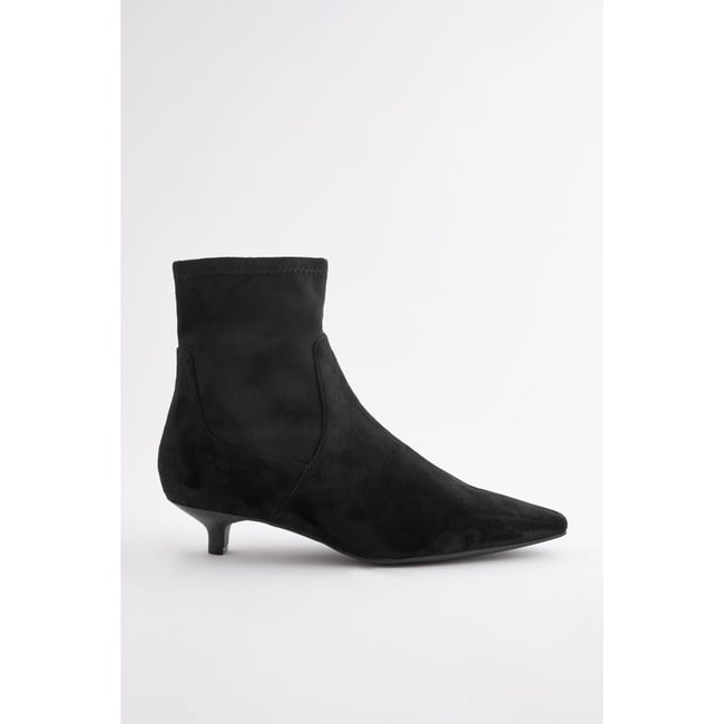 Bottines souples pointure large à bout ciselé noir <span itemprop=