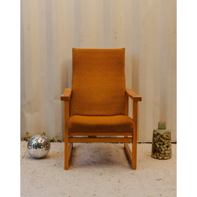 Fauteuil en tissu moutarde et bois Jakob N°1340 - Bon état Couleur bois clair <span itemprop=