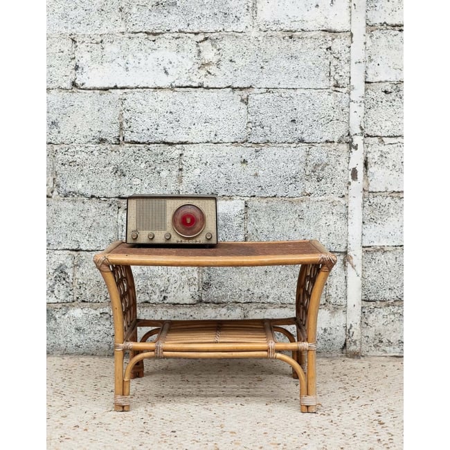 Table basse en rotin Léonie N°1116 - Bon état Couleur beige <span itemprop=