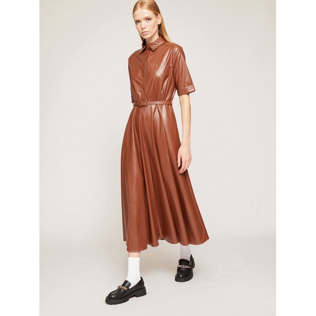 Robe chemisier en similicuir marron <span itemprop=