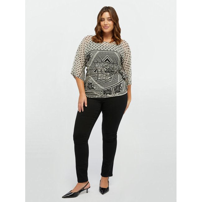 T-shirt en tulle léger à l’imprimé bandana noir et blanc avec un top à porter dessous noir <span itemprop=