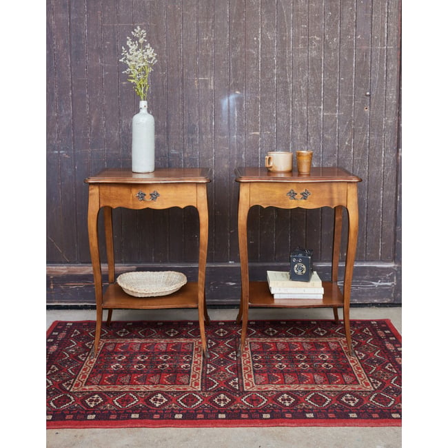 Paire de chevets en merisier Odile N°1425 - Bon état Couleur bois foncé <span itemprop=