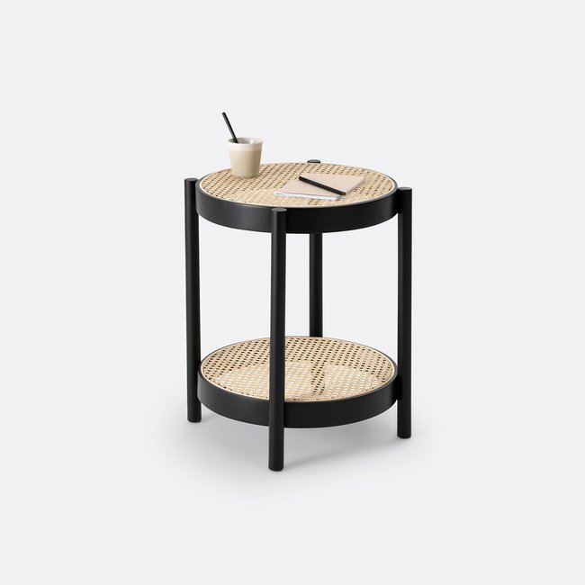 Mesita de noche con doble tablero de caña, Cedak negro <span itemprop=