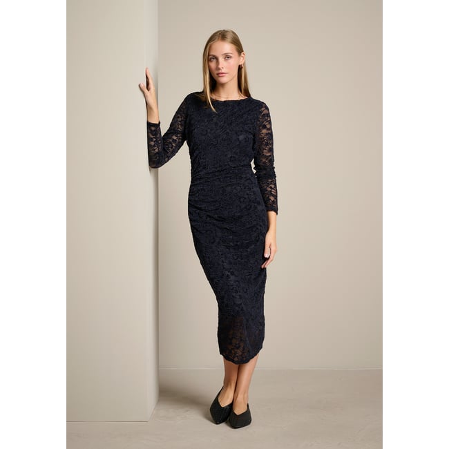 Robe midi drapée en dentelle bleu marine <span itemprop=