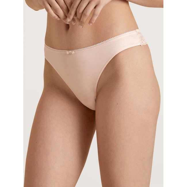 String, low cut dentelle parfait rose <span itemprop=