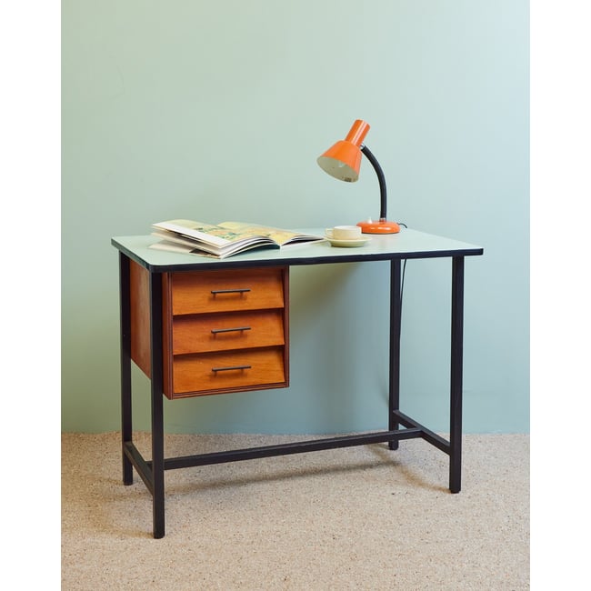Bureau vintage en bois menthe à l'eau Yvan N°575 - Bon état Couleur noir <span itemprop=