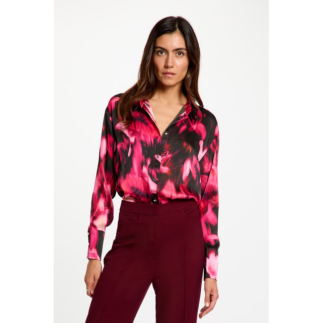 Chemise satinée col à revers multicolore <span itemprop=