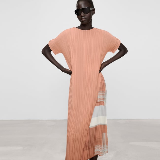 Robe asymétrique crinkle imprimée multicolor <span itemprop=