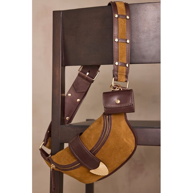 Sac banane LEONARD en cuir beige <span itemprop=