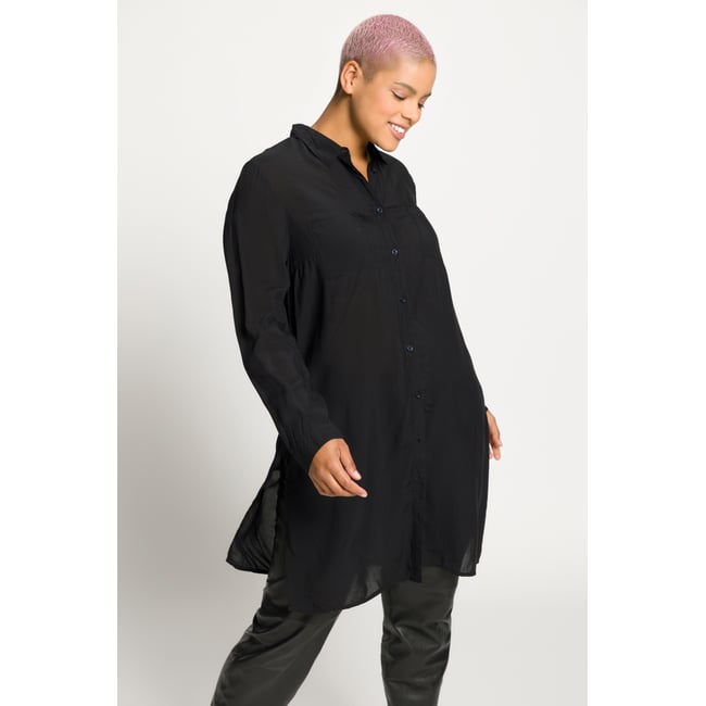 Chemise longue coupe Boxy en modal. Col noir <span itemprop=