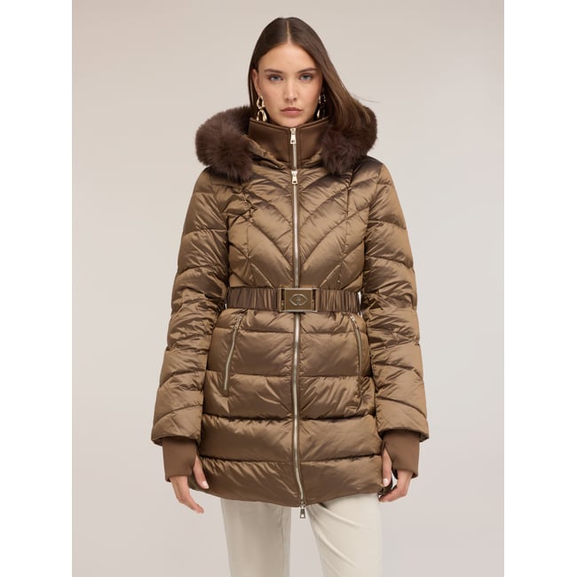 Doudoune épaisse brillante avec ceinture à la taille marron <span itemprop=
