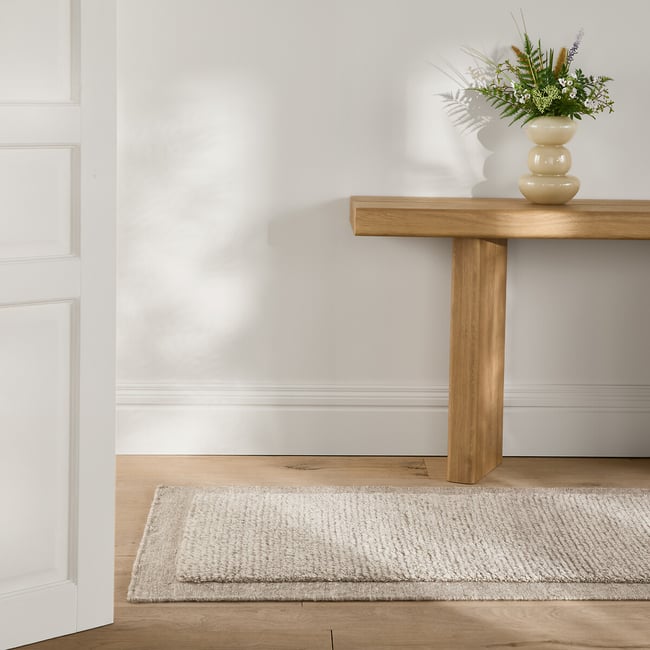 Tapis descente de lit, noué à la main, en laine majoritaire, EDGI Couleur naturel chiné <span itemprop=