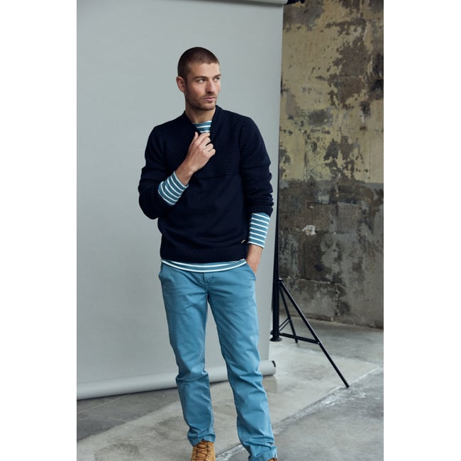 Pull jeu de maille en laine navire <span itemprop=