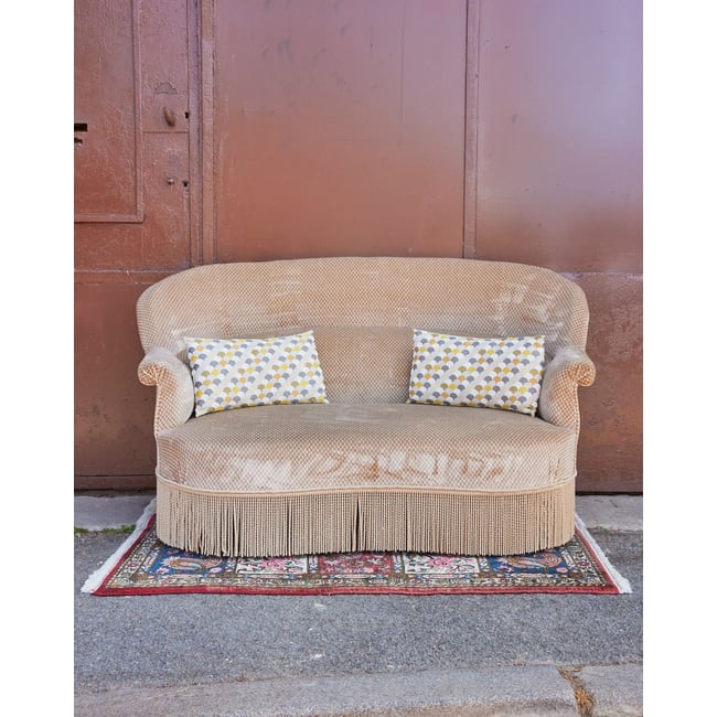 Banquette crapaud Martine N°51 - Bon état Couleur beige <span itemprop=