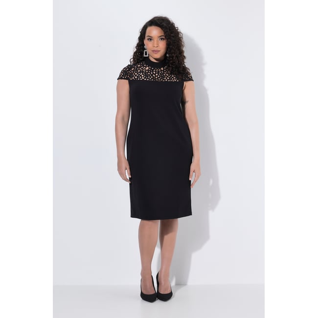Robe avec empiècement découpé au laser noir <span itemprop=
