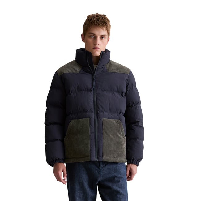 Veste matelassée regular avec empiècements en velours côtelé de couleur contrastée bleu foncé <span itemprop=