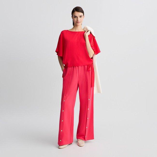 Blouse avec nœuds rouge <span itemprop=