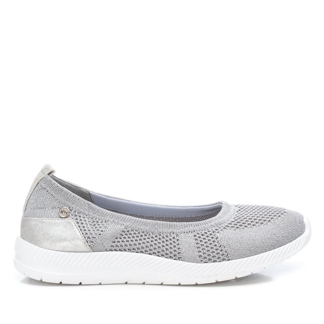 Ballerine en matière textile. argenté <span itemprop=