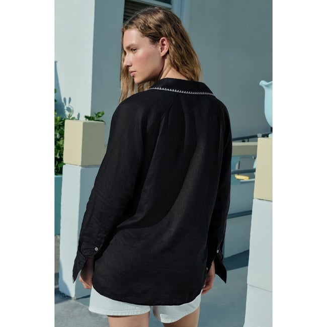 Chemise à manches longues décontractée noir avec couture blanche <span itemprop=