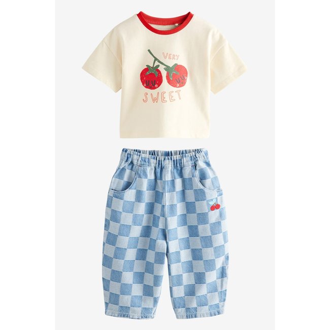 Jean à damier et t-shirt cerise jean <span itemprop=