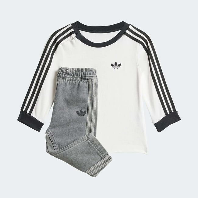 Set composto da maglietta a maniche lunghe e pantaloni in denim bianco/grigio adidas Originals