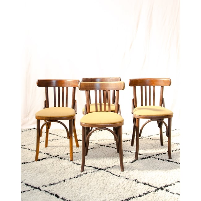 Lot de 4 chaises en hêtre et tissu Claude N°1742 - Bon état Couleur bois foncé <span itemprop=