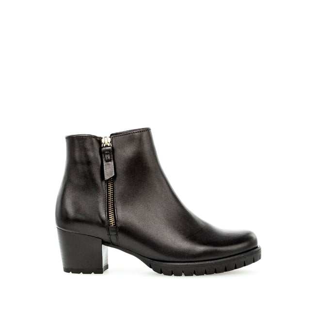 Bottines en cuir à talon décroché block noir lisse <span itemprop=